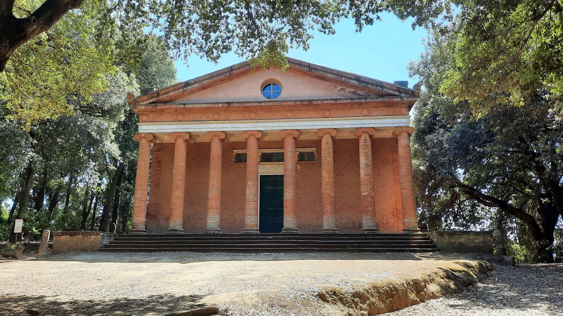 Temple of Minerva Medica, Montefoscoli - 01.jpg